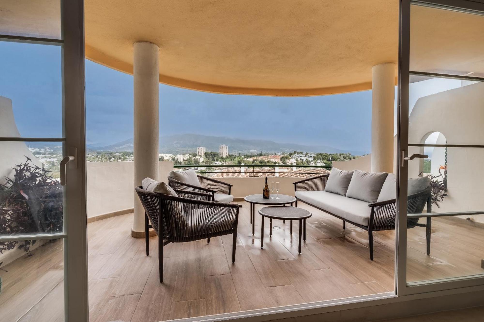 Molo Residences Boutique At Senorio